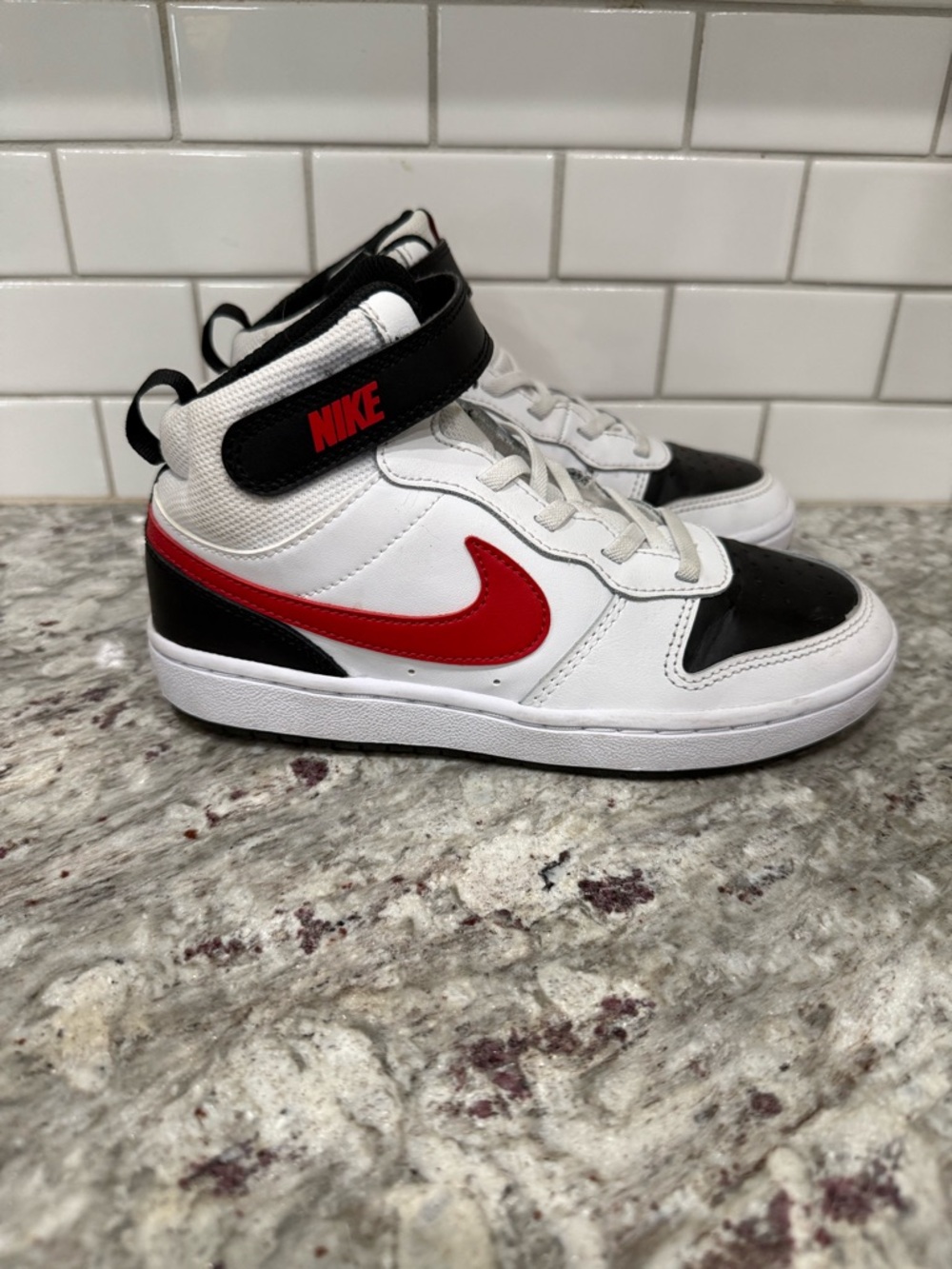 Nike boys White, Black and Red court borough Mid-Top Sneakers